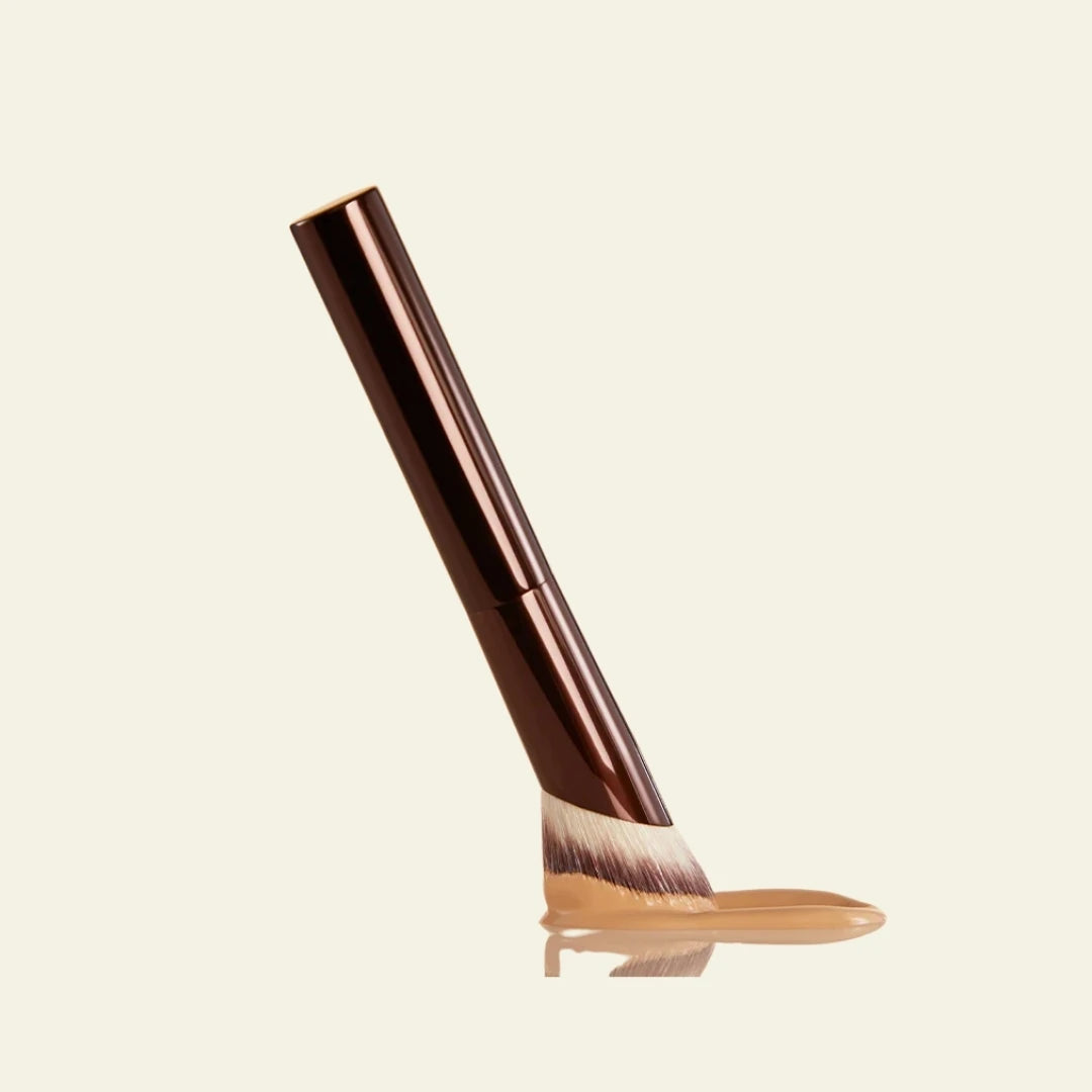 Hourglass Ambient™ Soft Glow Fondöten Fırçası