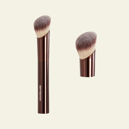 Hourglass Ambient™ Soft Glow Fondöten Fırçası
