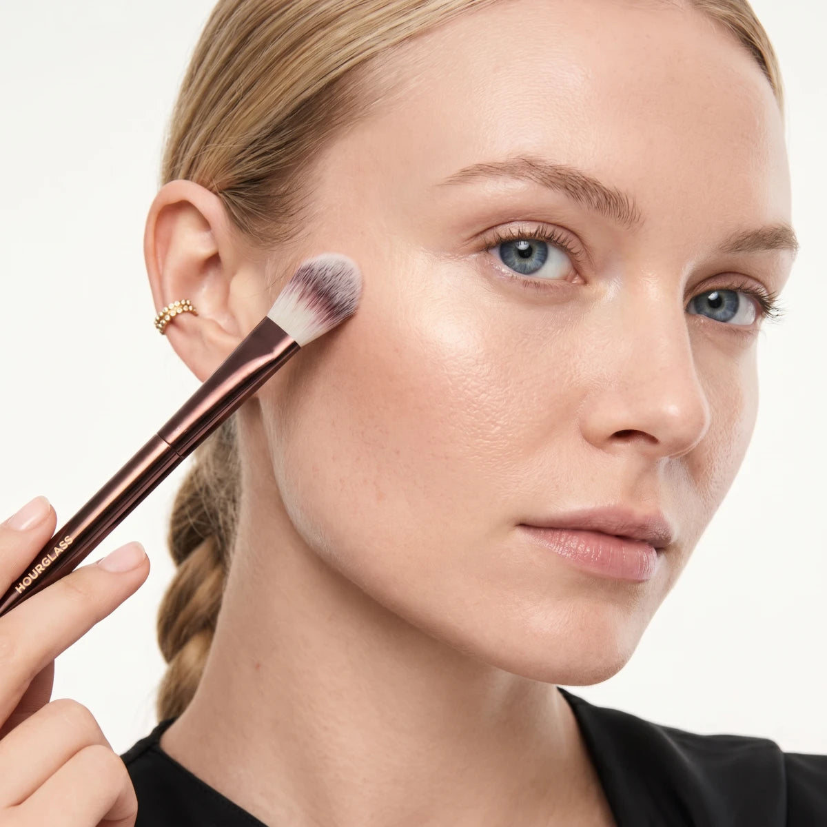 Hourglass Nº 1 Powder Brush – Pudra Fırçası
