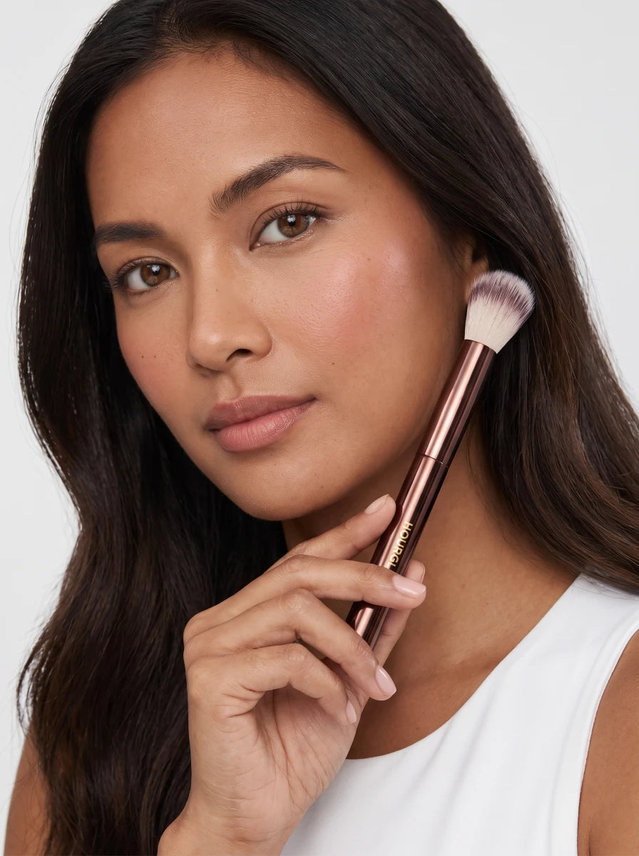 Hourglass Nº 15 Blush Brush – Allık Fırçası