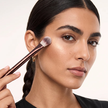Hourglass Nº 2 Foundation Brush – Fondöten & Allık Fırçası