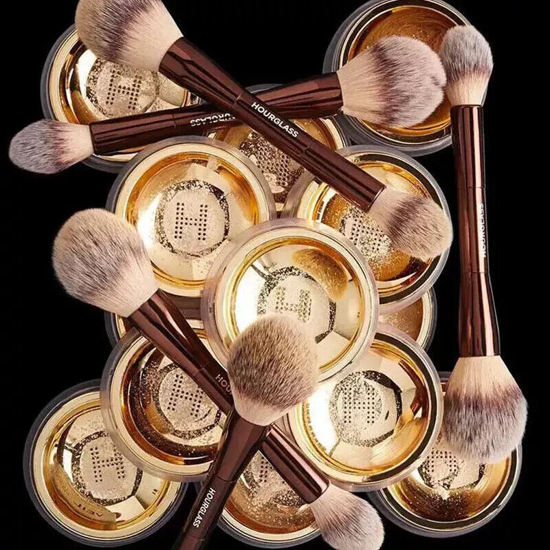 Hourglass Veil™ Çift Uçlu Pudra Fırçası