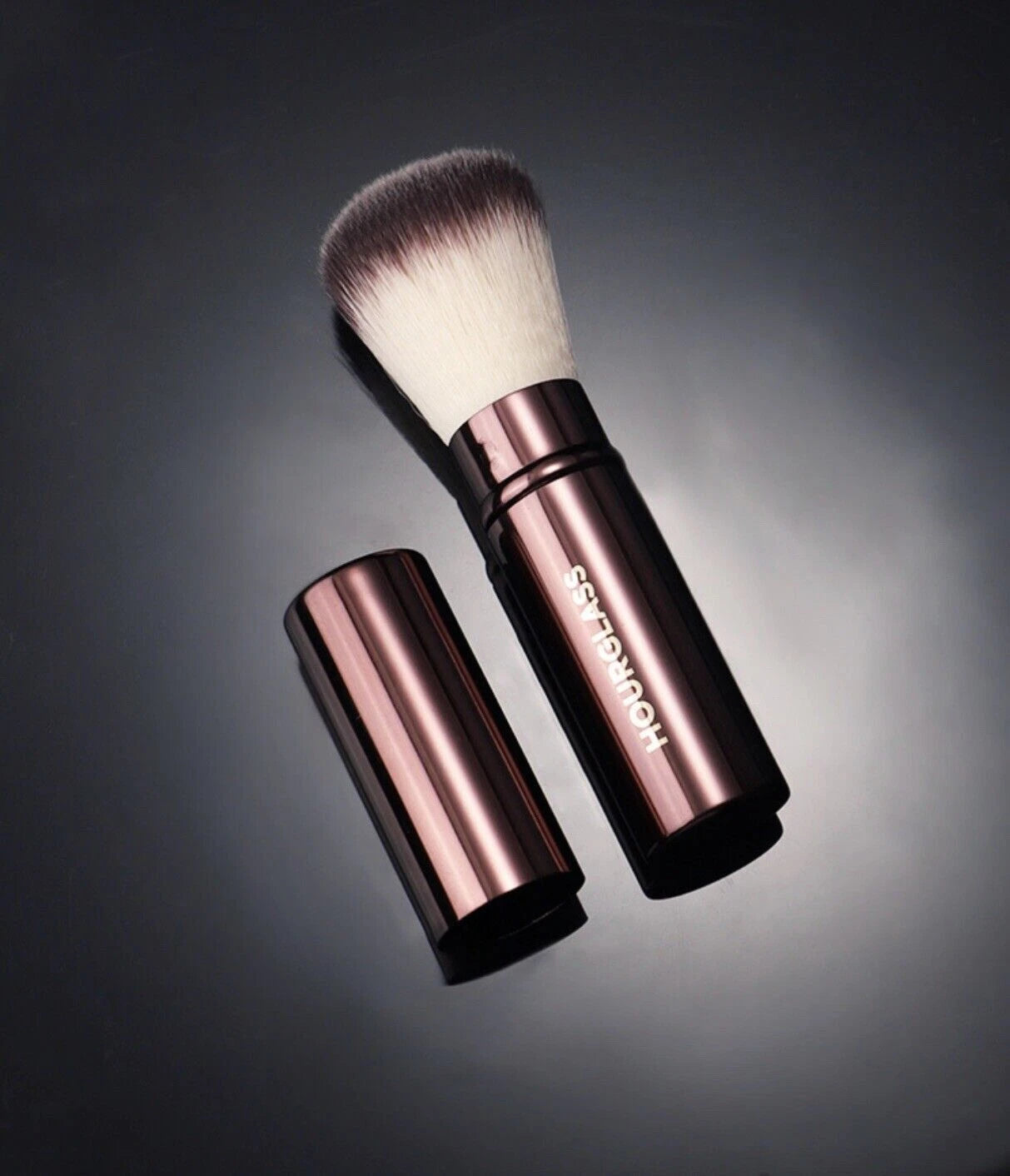 Hourglass Geri Çekilebilir Pudra Fırçası - Taşınabilir Kabuki