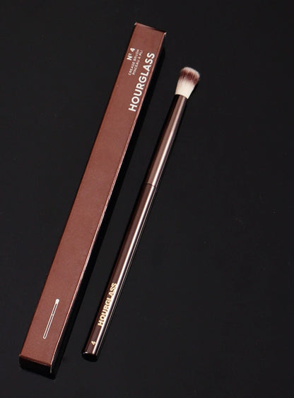 Hourglass Nº 4 Karıştırma Crease Fırçası