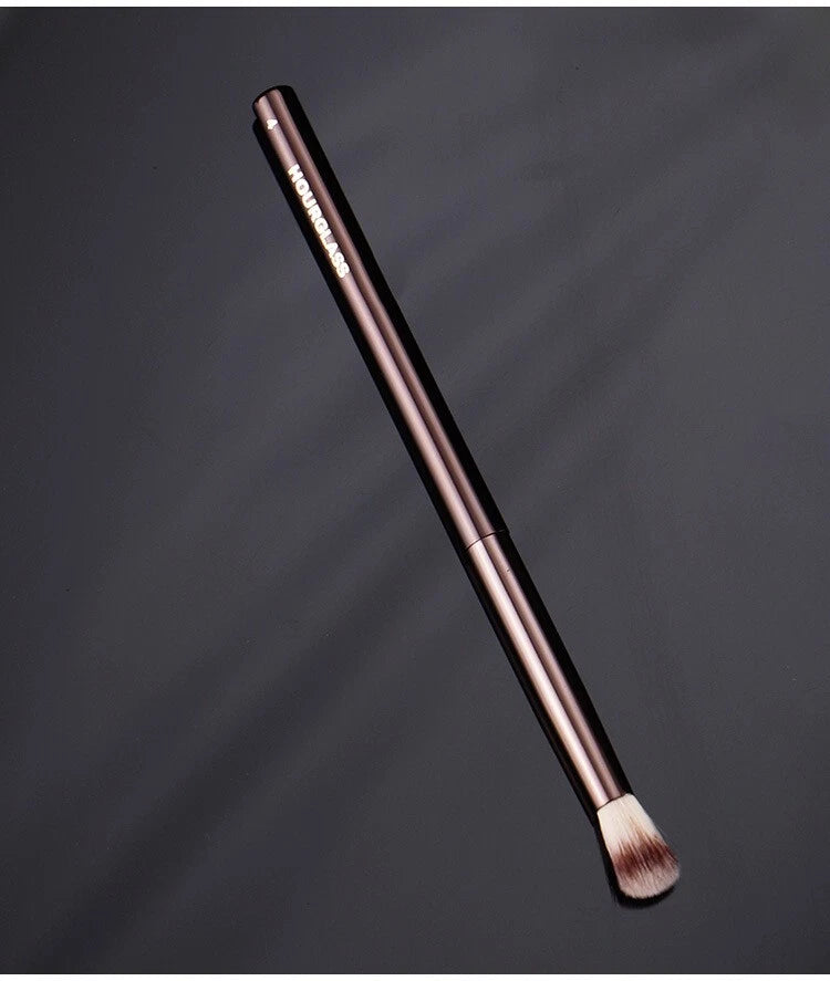 Hourglass Nº 4 Karıştırma Crease Fırçası